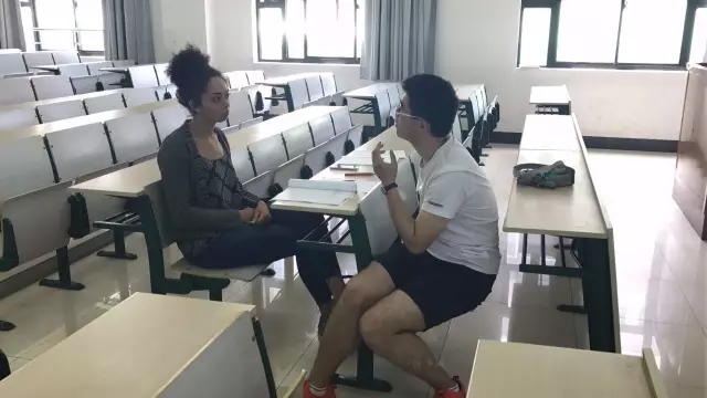 考試進(jìn)場